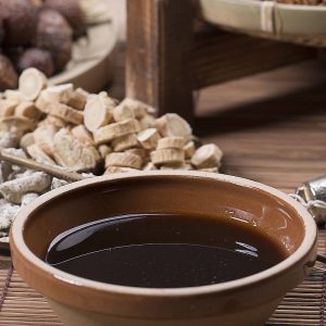 Automātiska jauktu šķidro produktu iepakošanas mašīna