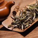 Pusautomātiskā svēršanas iekārta tējas lapu pildīšanai